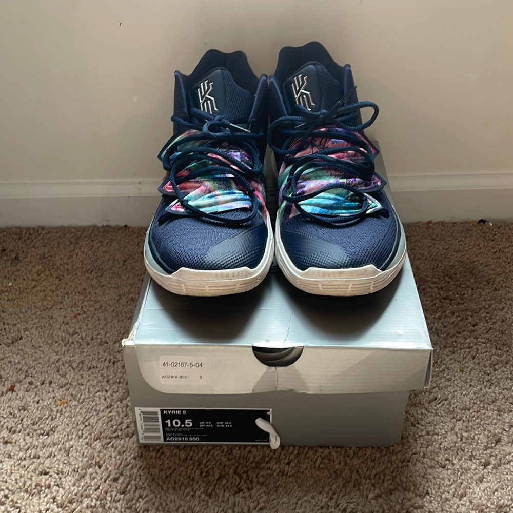 Nike Kyrie 5. 8.5/10. Lightly worn 6-7 times. No toe drag. No heel drag.